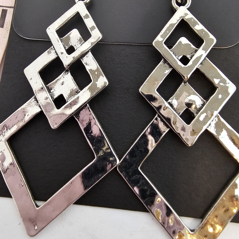 Earrings - Picture 2 of 5